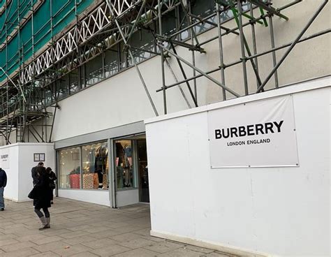 burberry outlet north london